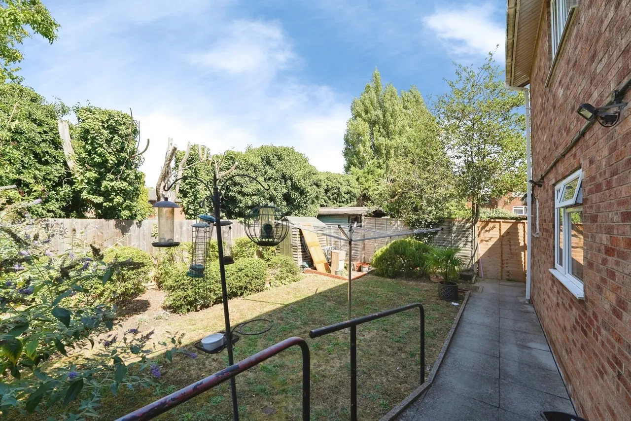 Fountain Court, Waterside, WR11, photo 2
