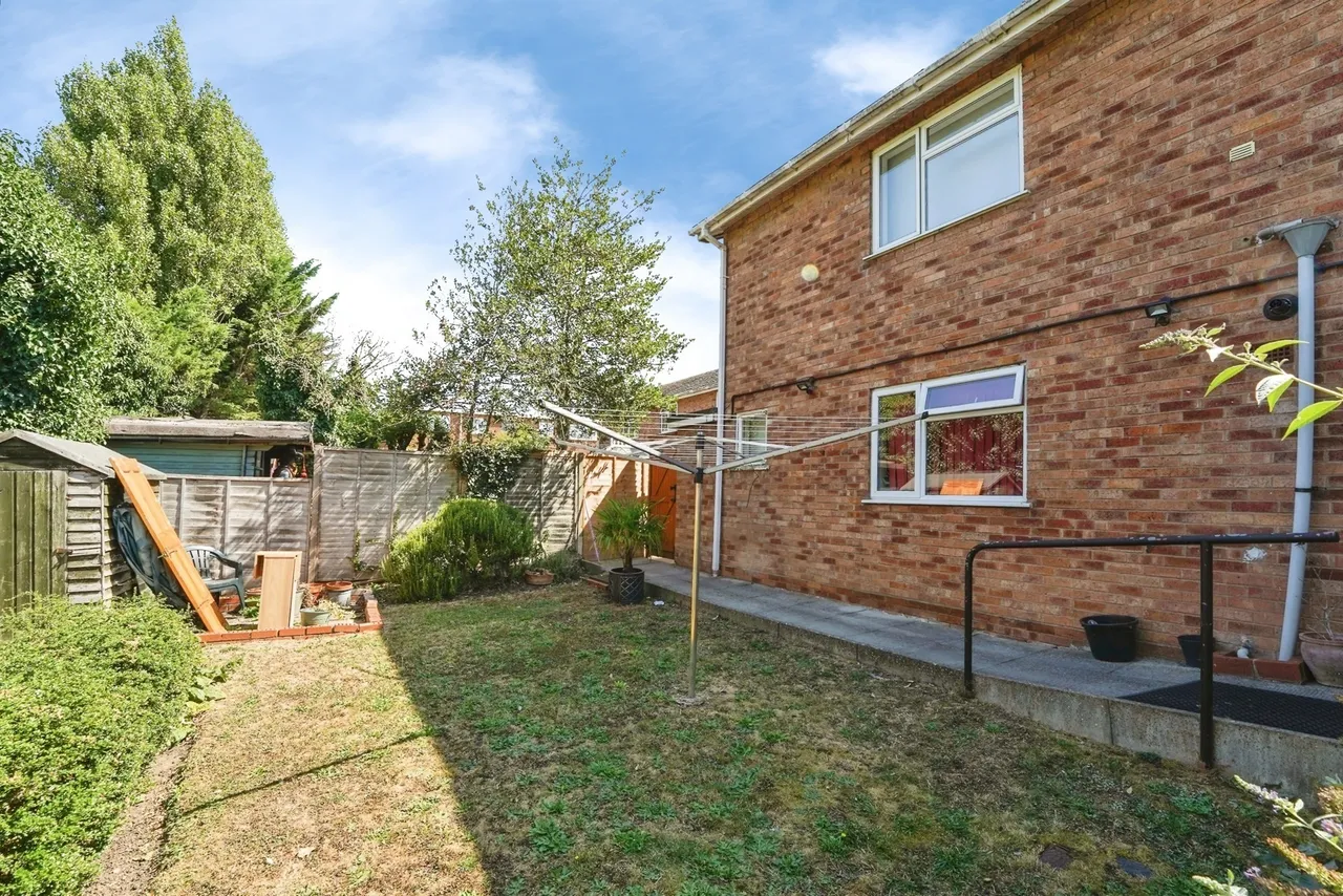 2 bed flat for sale, Fountain Court, Waterside, WR11