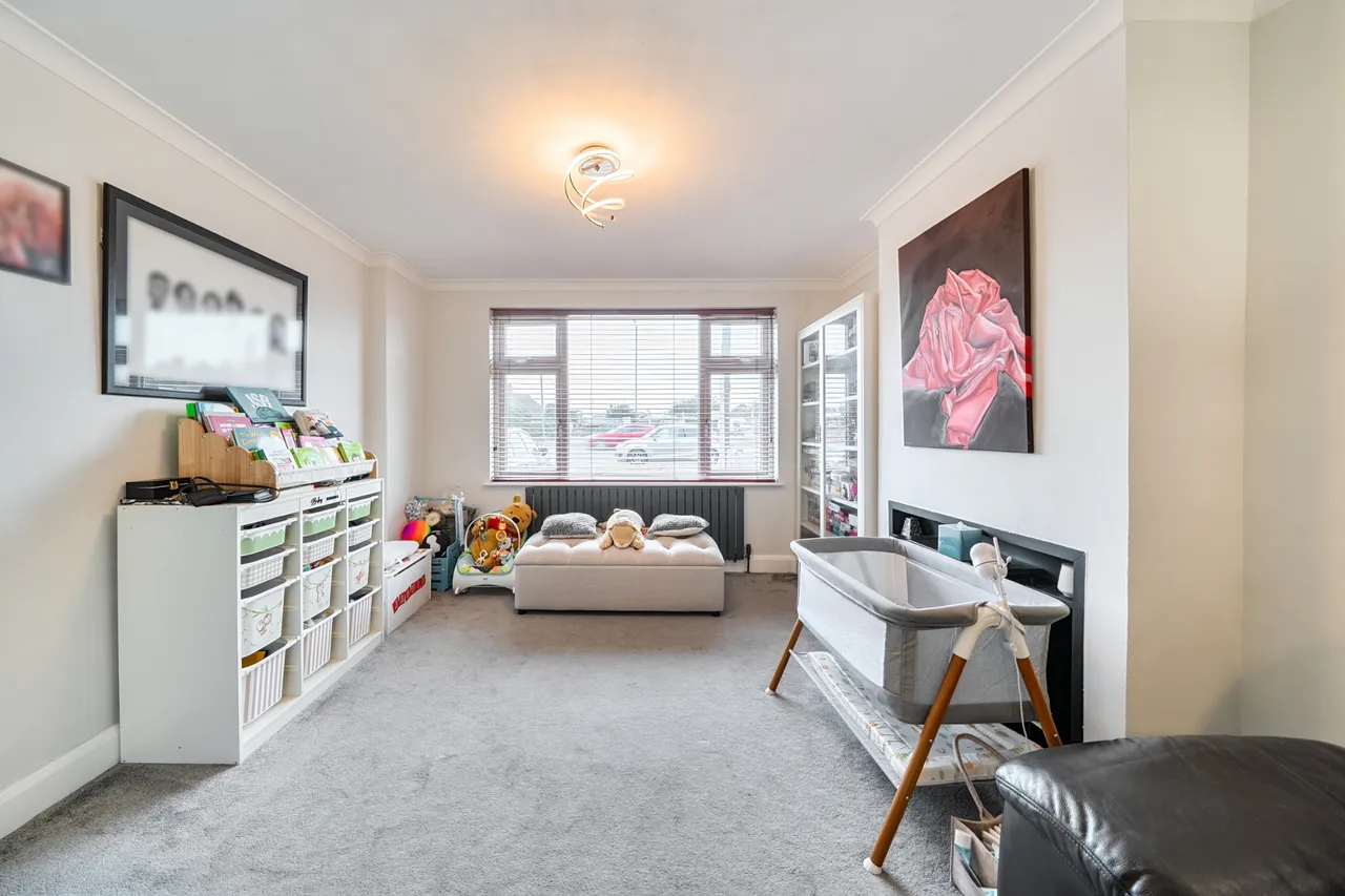 Oxford Gardens, Denham, UB9, photo 2