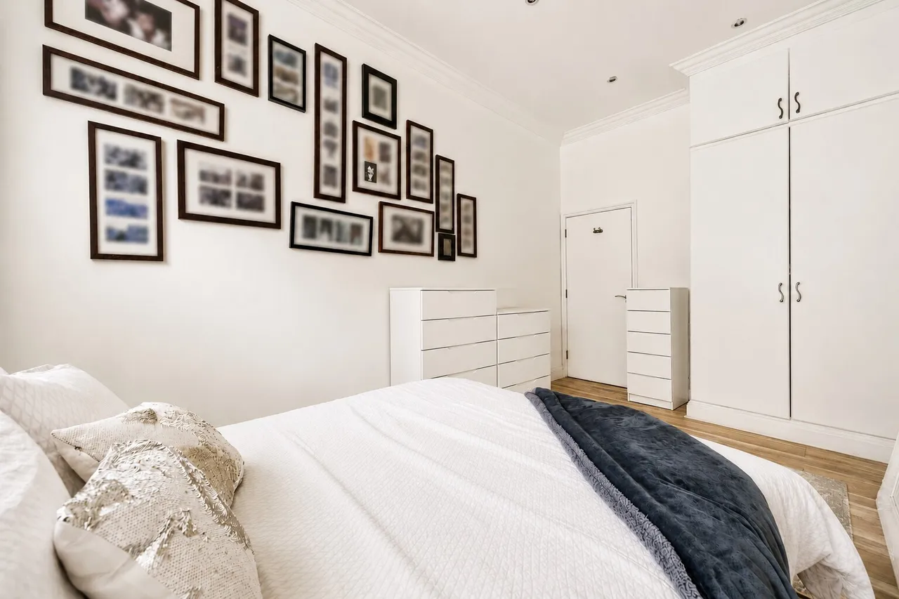 Clapham Common North Side, London, SW4, photo 7
