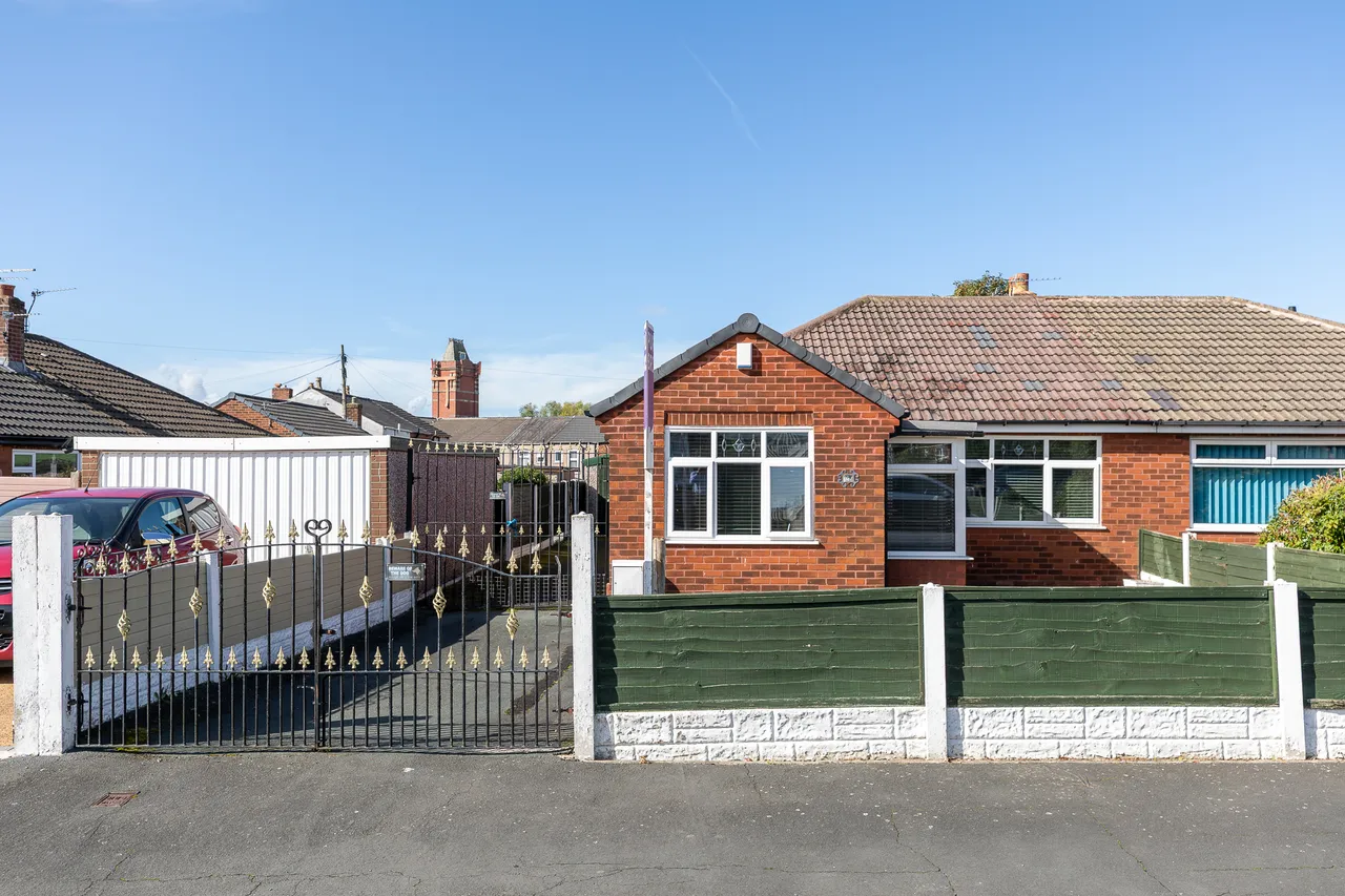 2 bed house for sale, St. Andrews Crescent, Hindley, WN2