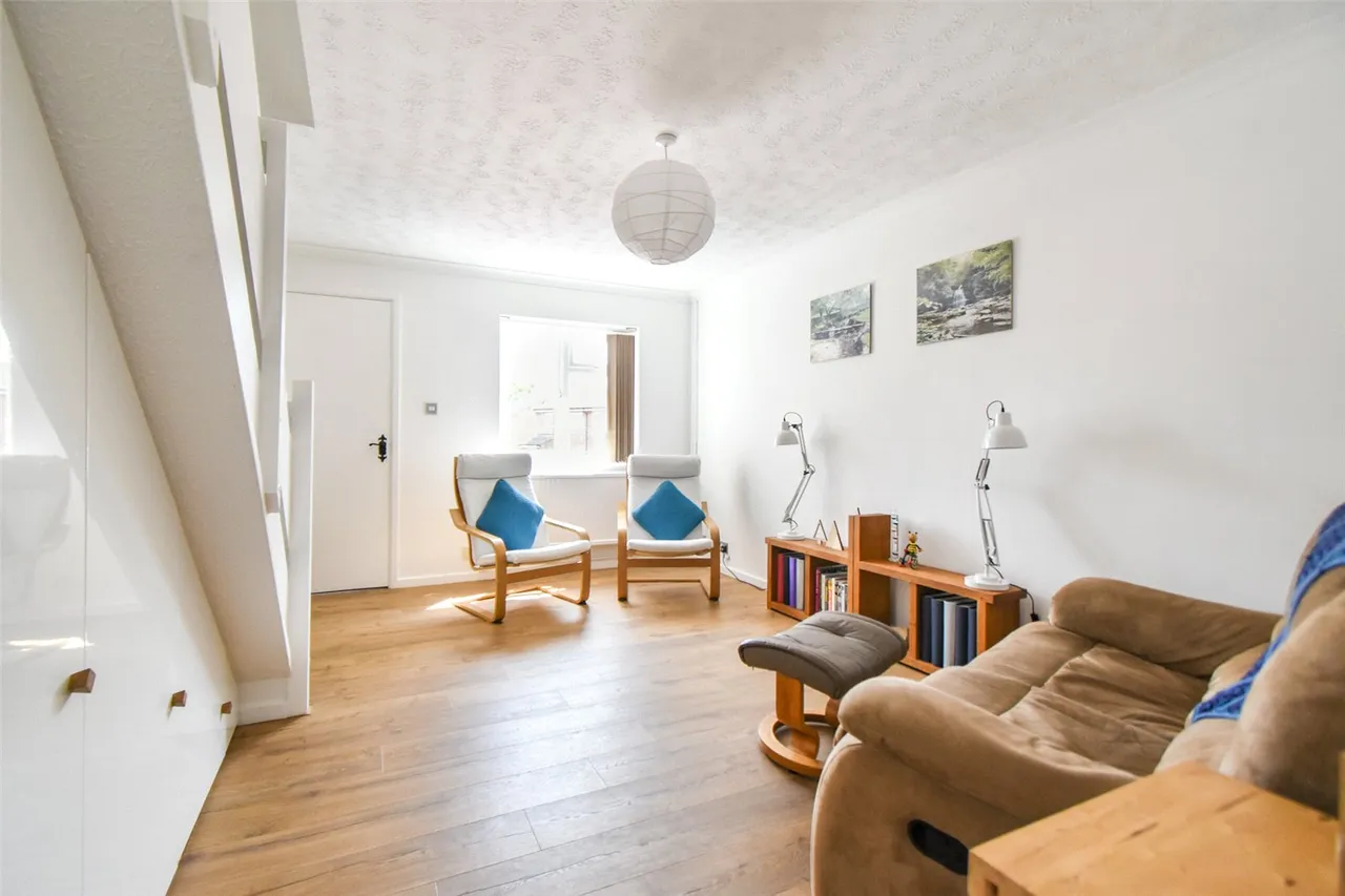 Coltsfoot Place, Hook, Hampshire, RG27 9PW, photo 5