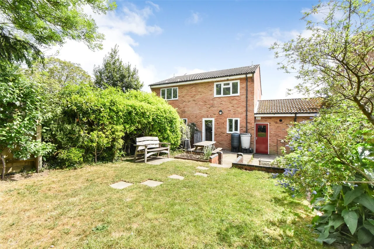 Coltsfoot Place, Hook, Hampshire, RG27 9PW, photo 2