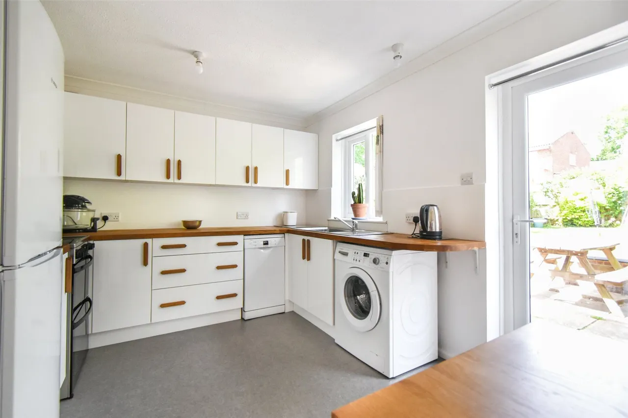 Coltsfoot Place, Hook, Hampshire, RG27 9PW, photo 4