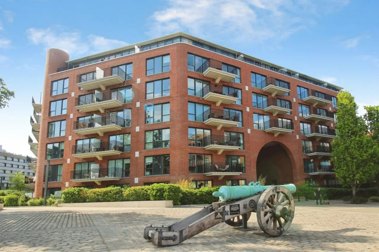 3 bed flat for sale — Thalia House, Thunderer Walk, Royal Arsenal, London