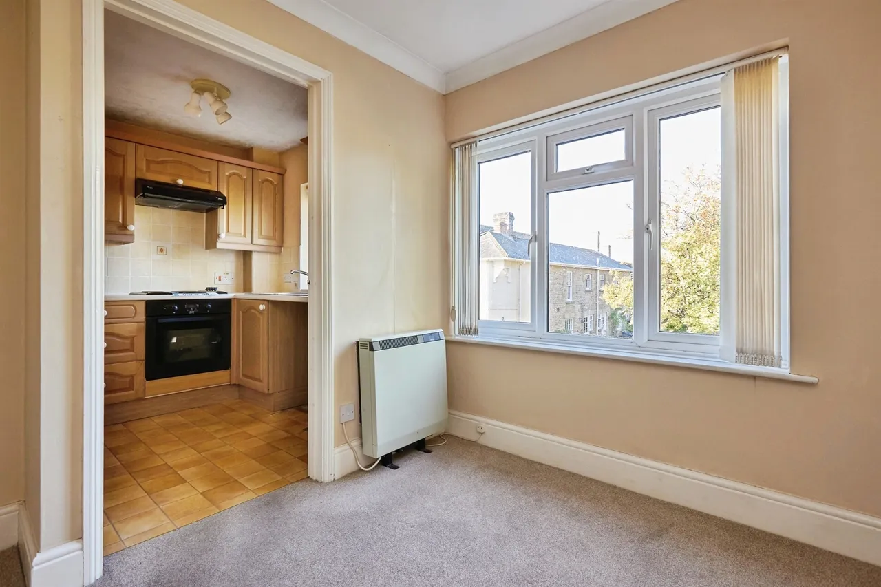 Milford Court, Gillingham, SP8, photo 4