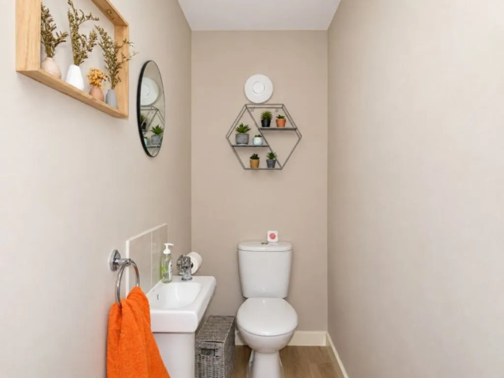 Petherbridge Close, Amesbury, SP4, photo 4