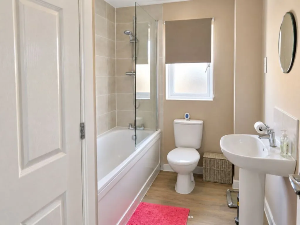 Petherbridge Close, Amesbury, SP4, photo 10