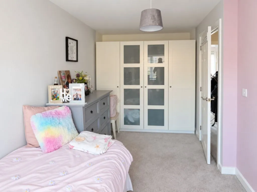 Petherbridge Close, Amesbury, SP4, photo 12