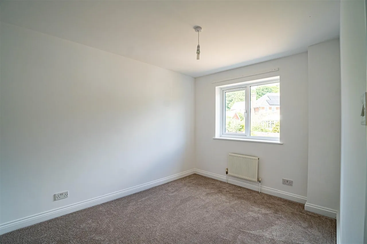Ashdown Close, St. Leonards-On-Sea, photo 16