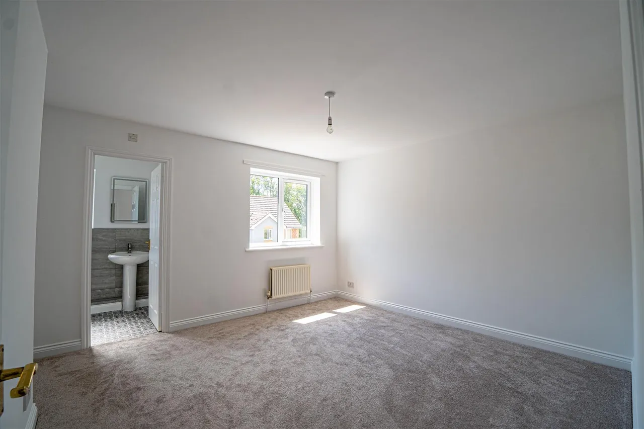 Ashdown Close, St. Leonards-On-Sea, photo 10
