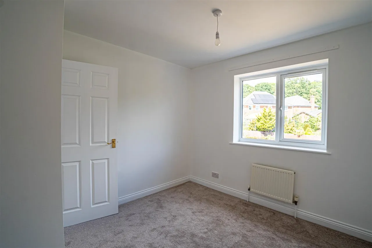 Ashdown Close, St. Leonards-On-Sea, photo 13