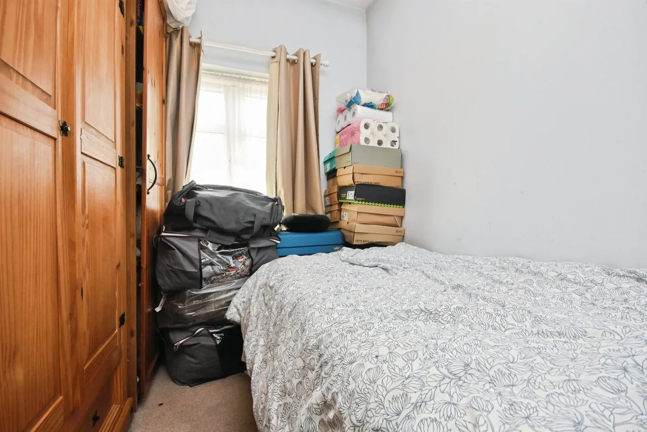Brian Road, Romford, RM6, photo 13