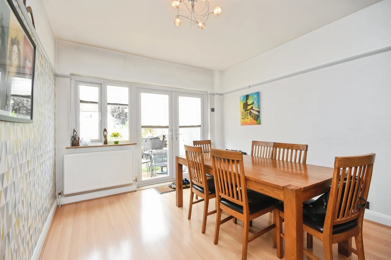 Brian Road, Romford, RM6, photo 5