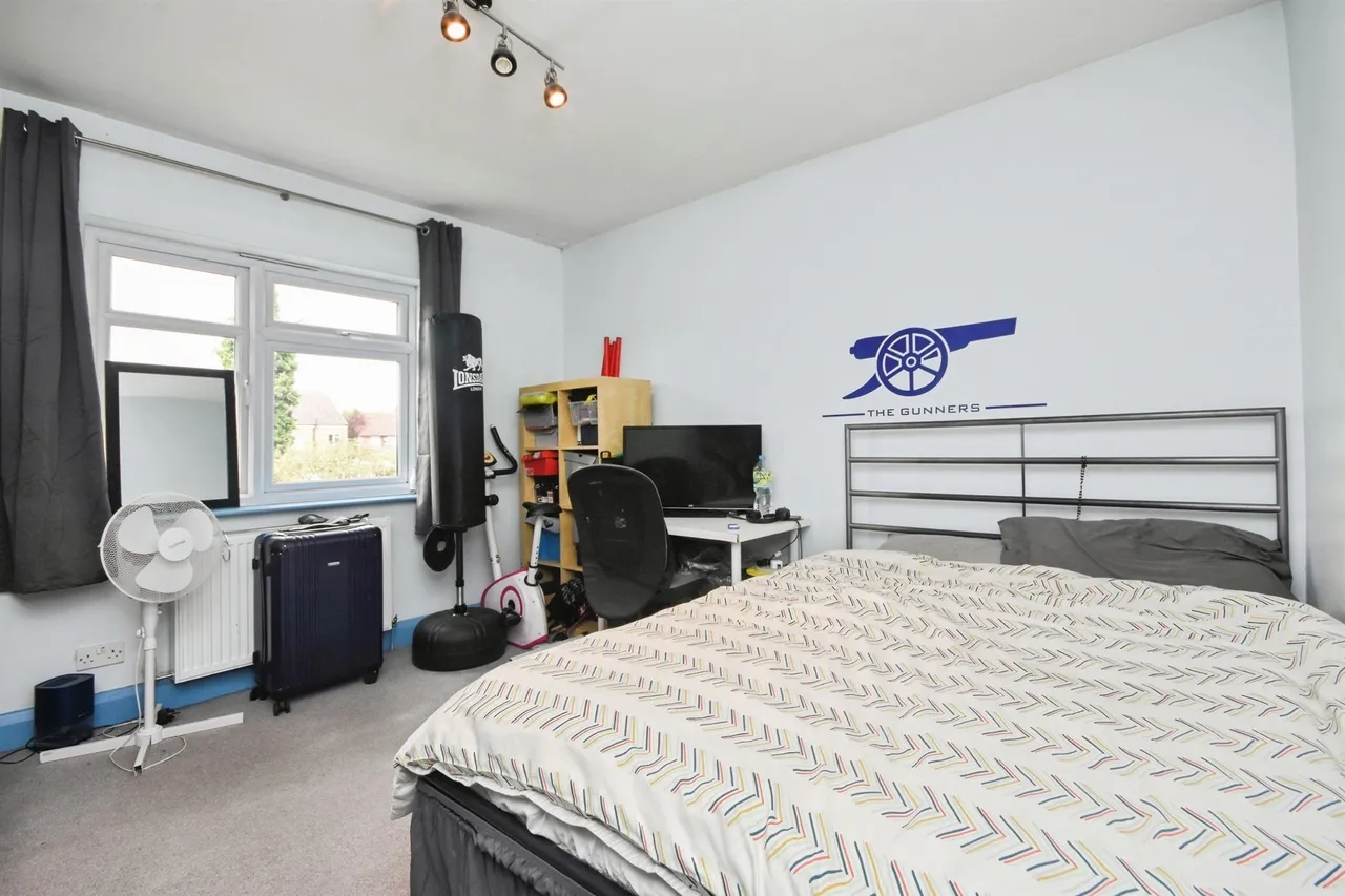 Brian Road, Romford, RM6, photo 12