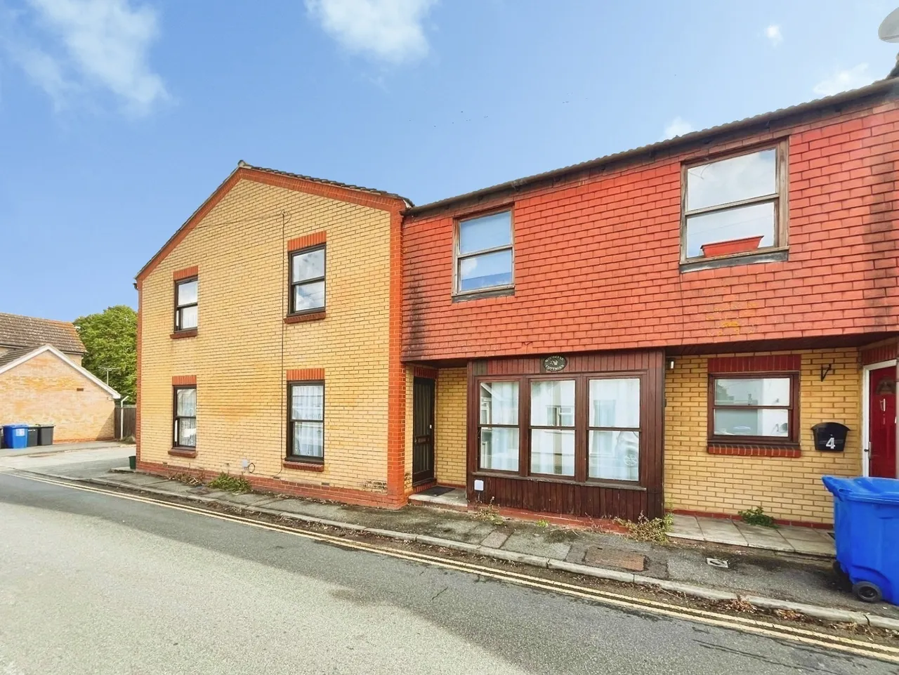 1 bed flat to rent, Rusham Road, Egham, TW20