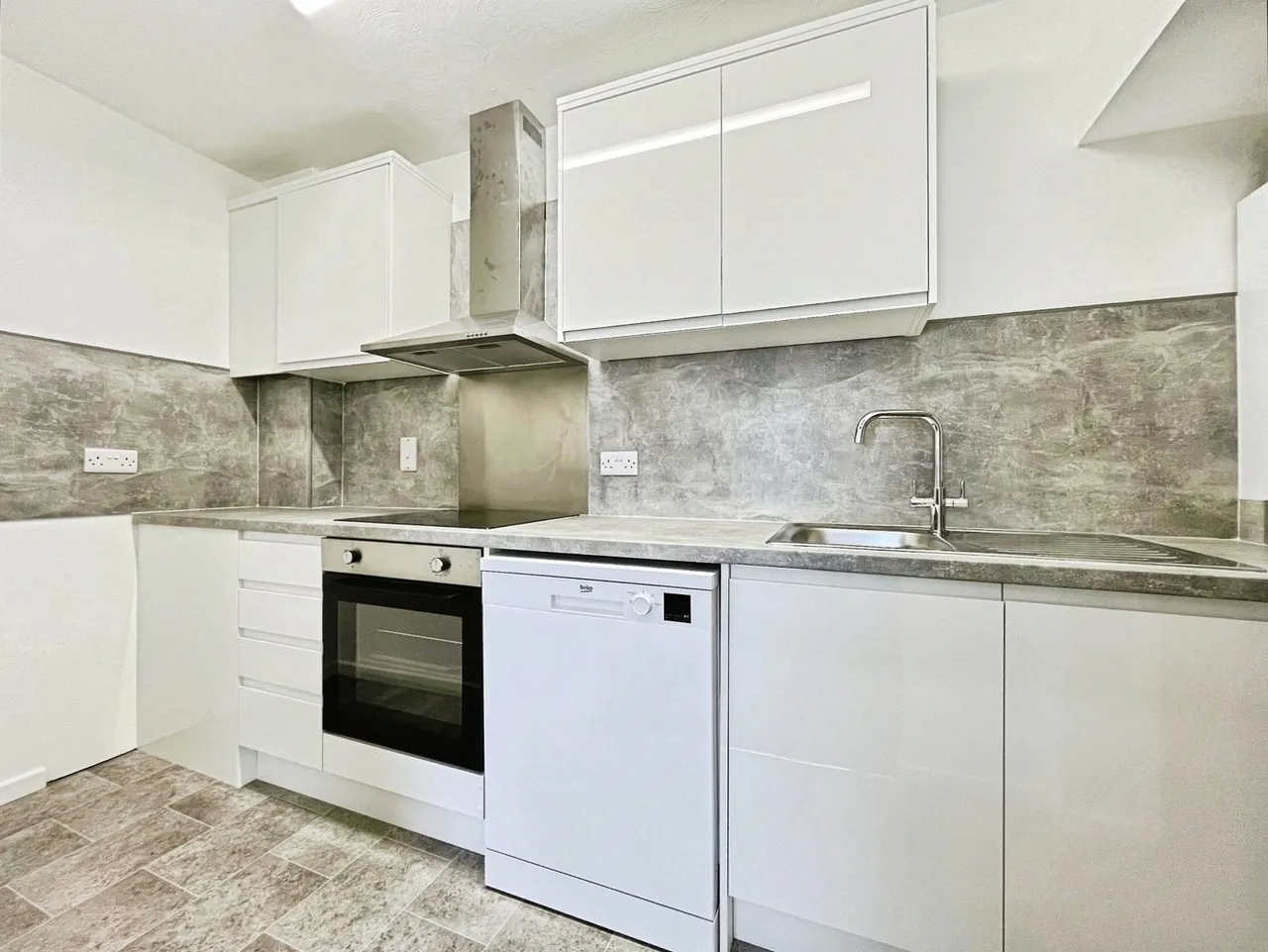 Rusham Road, Egham, TW20, photo 6