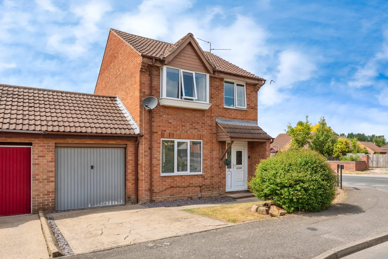 3 bed house for sale, Nelson Road, Balderton, NG24