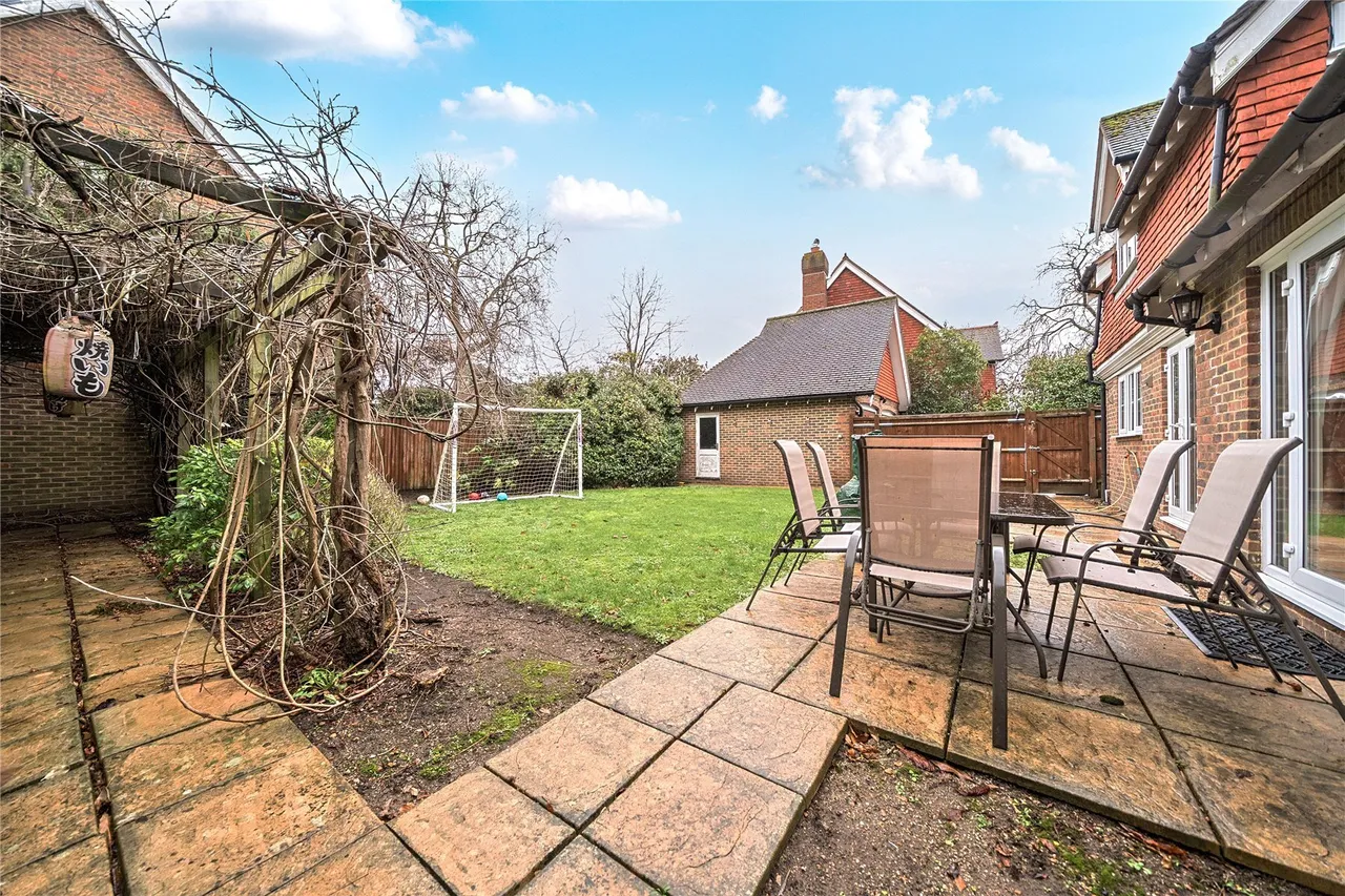 Sandringham Drive, Dartford, Kent, DA2, photo 39