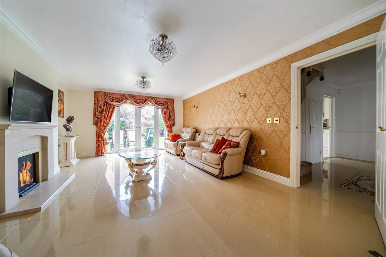 Sandringham Drive, Dartford, Kent, DA2, photo 2