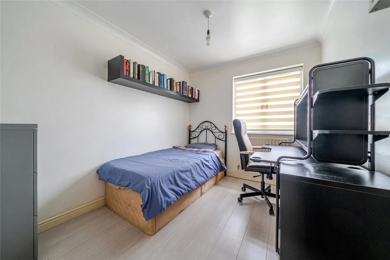 Sandringham Drive, Dartford, Kent, DA2, photo 59