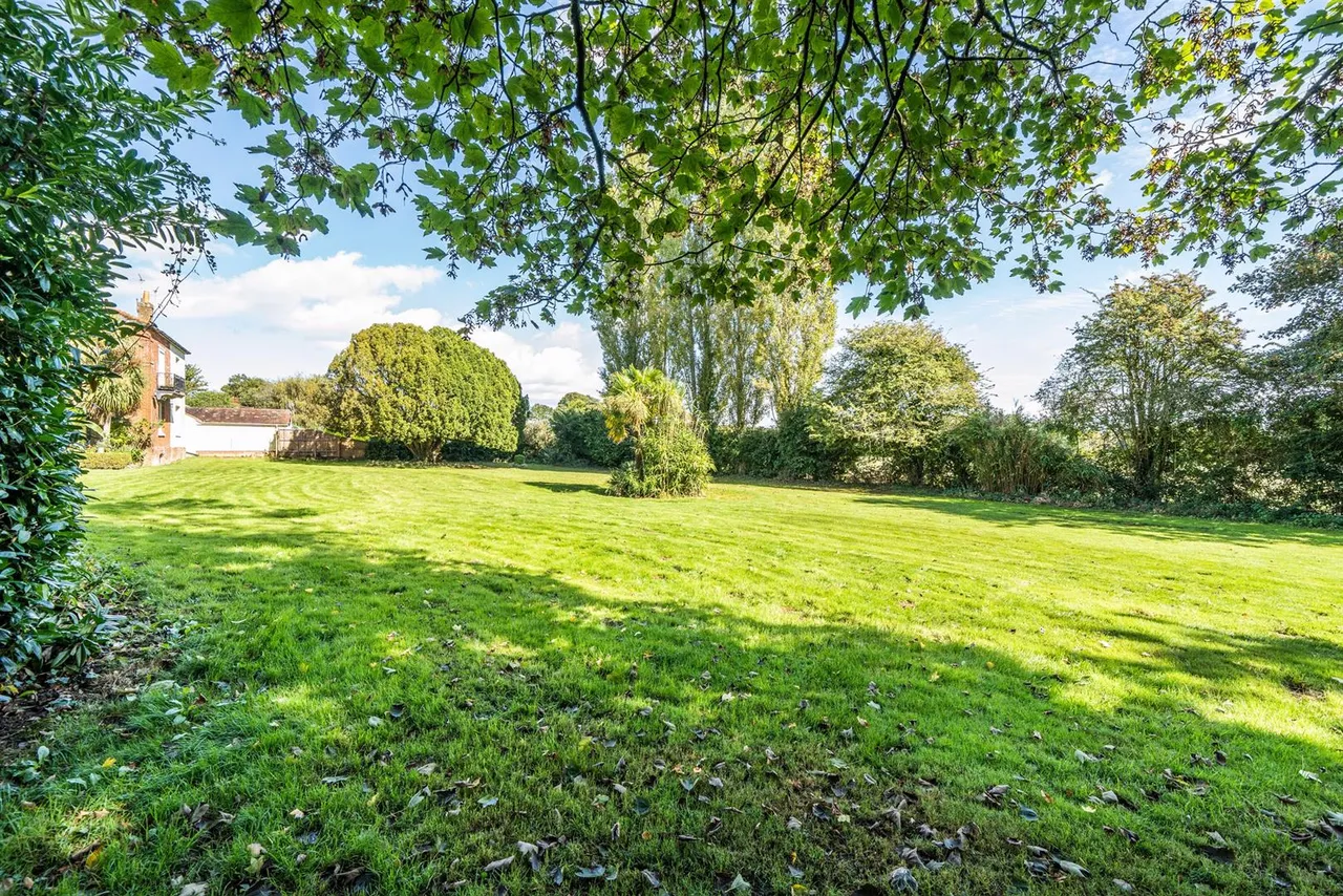 Titchfield Lane, Wickham, photo 4