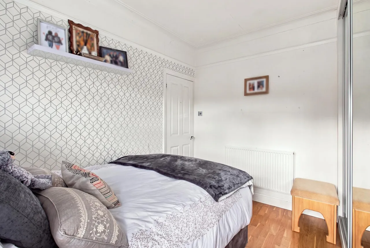 Vegal Crescent, Englefield Green, TW20, photo 15