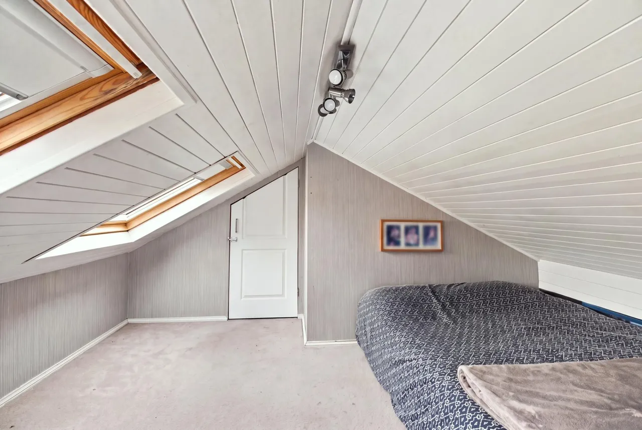 Vegal Crescent, Englefield Green, TW20, photo 18