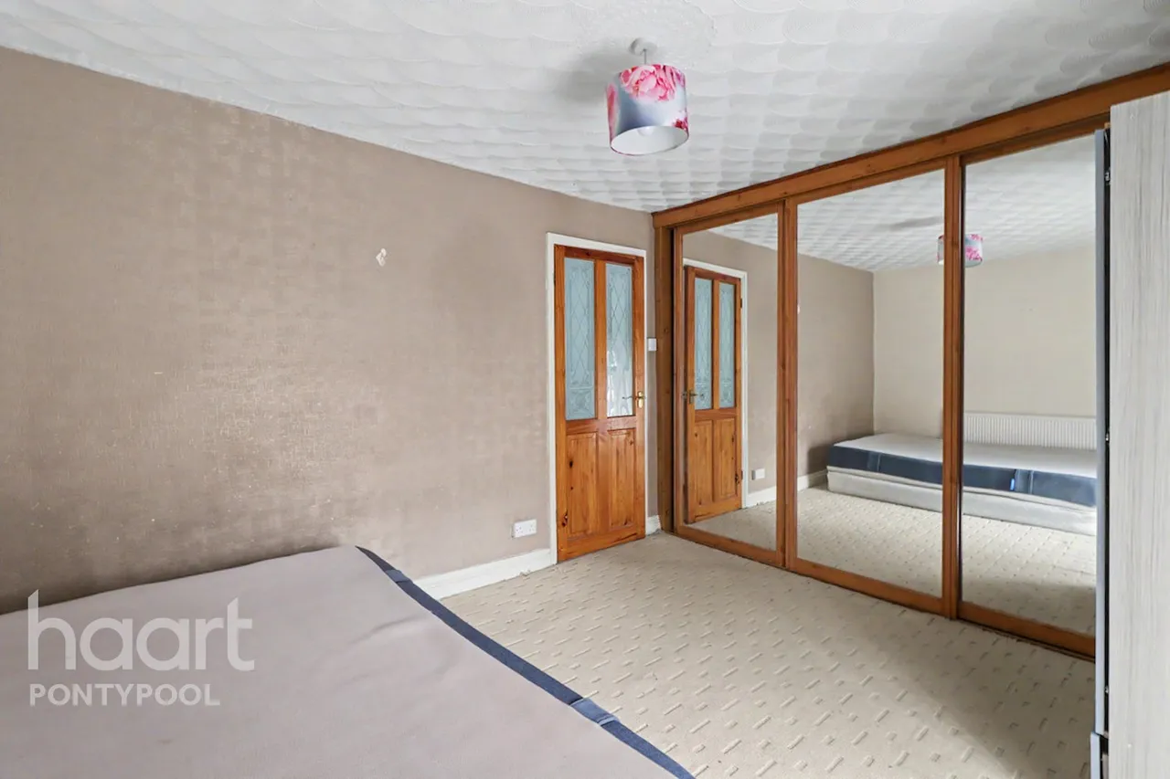 Merchants Hill, Pontypool, NP4, photo 11