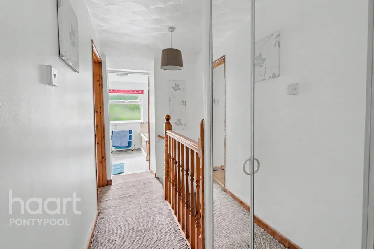 Merchants Hill, Pontypool, NP4, photo 12