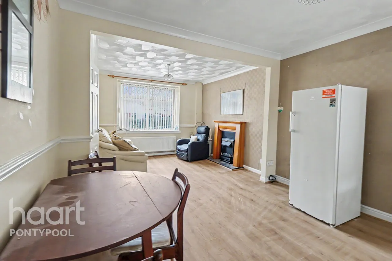 Merchants Hill, Pontypool, NP4, photo 4