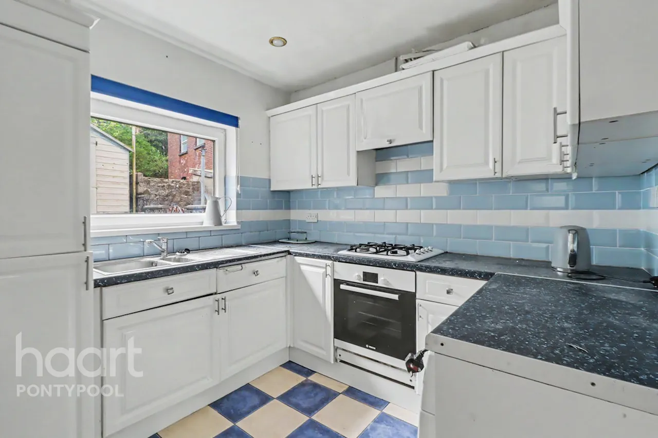 Merchants Hill, Pontypool, NP4, photo 6