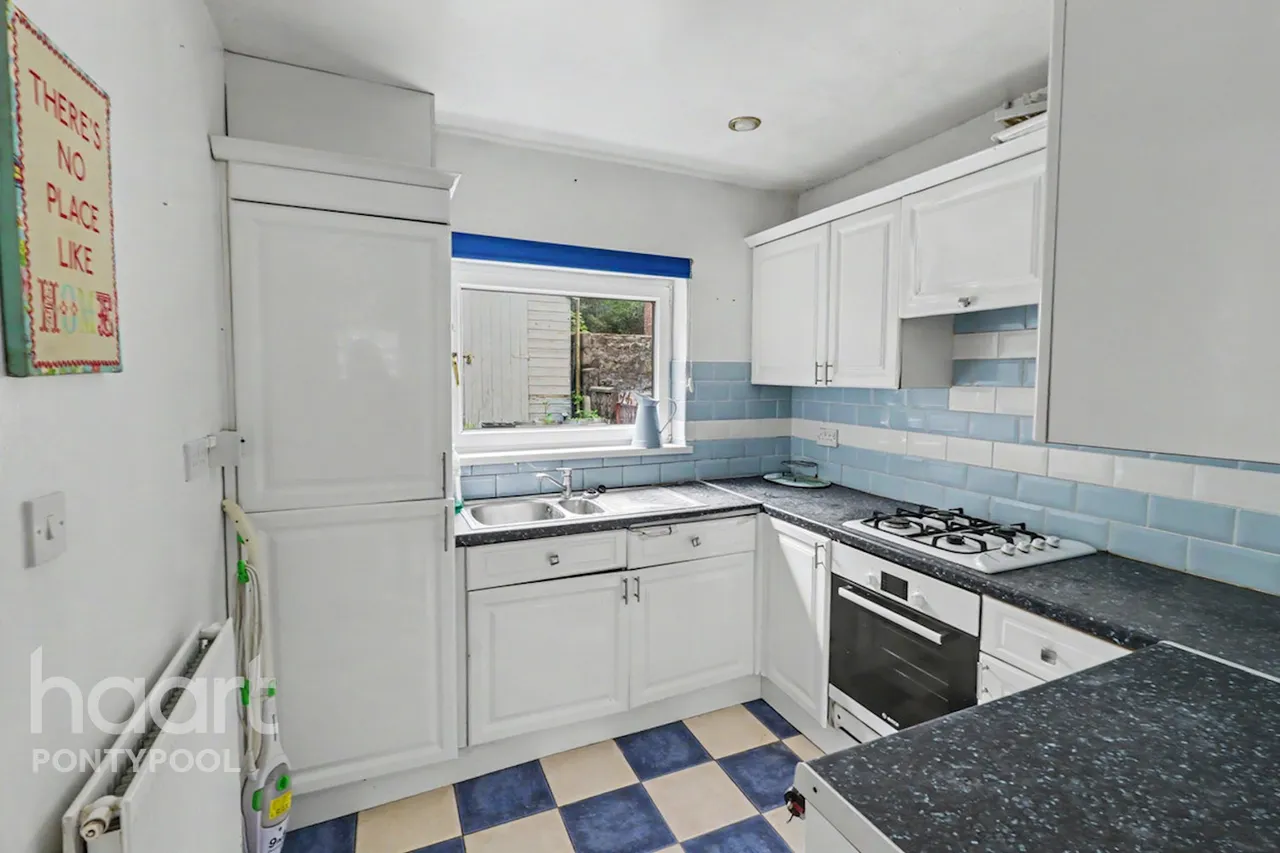 Merchants Hill, Pontypool, NP4, photo 7
