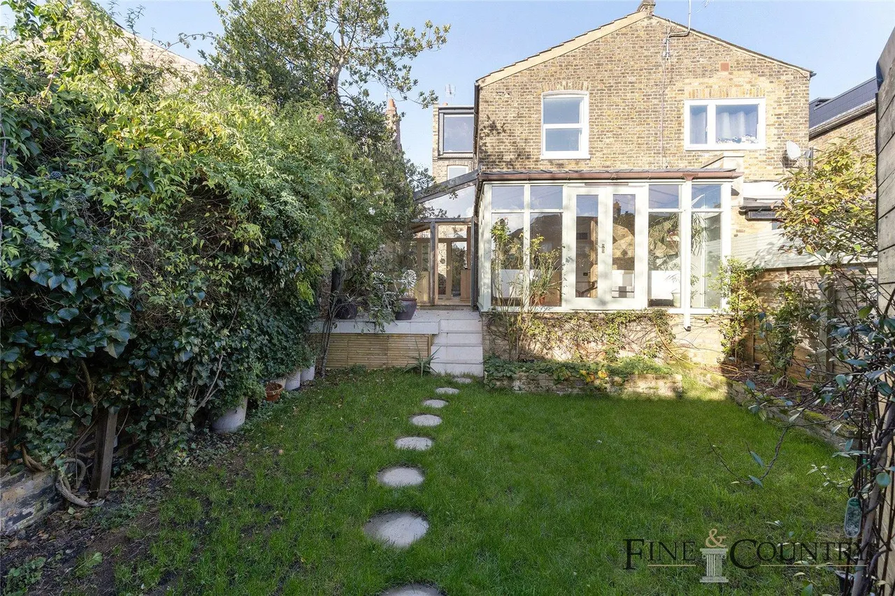 Buchanan Gardens, London, photo 21
