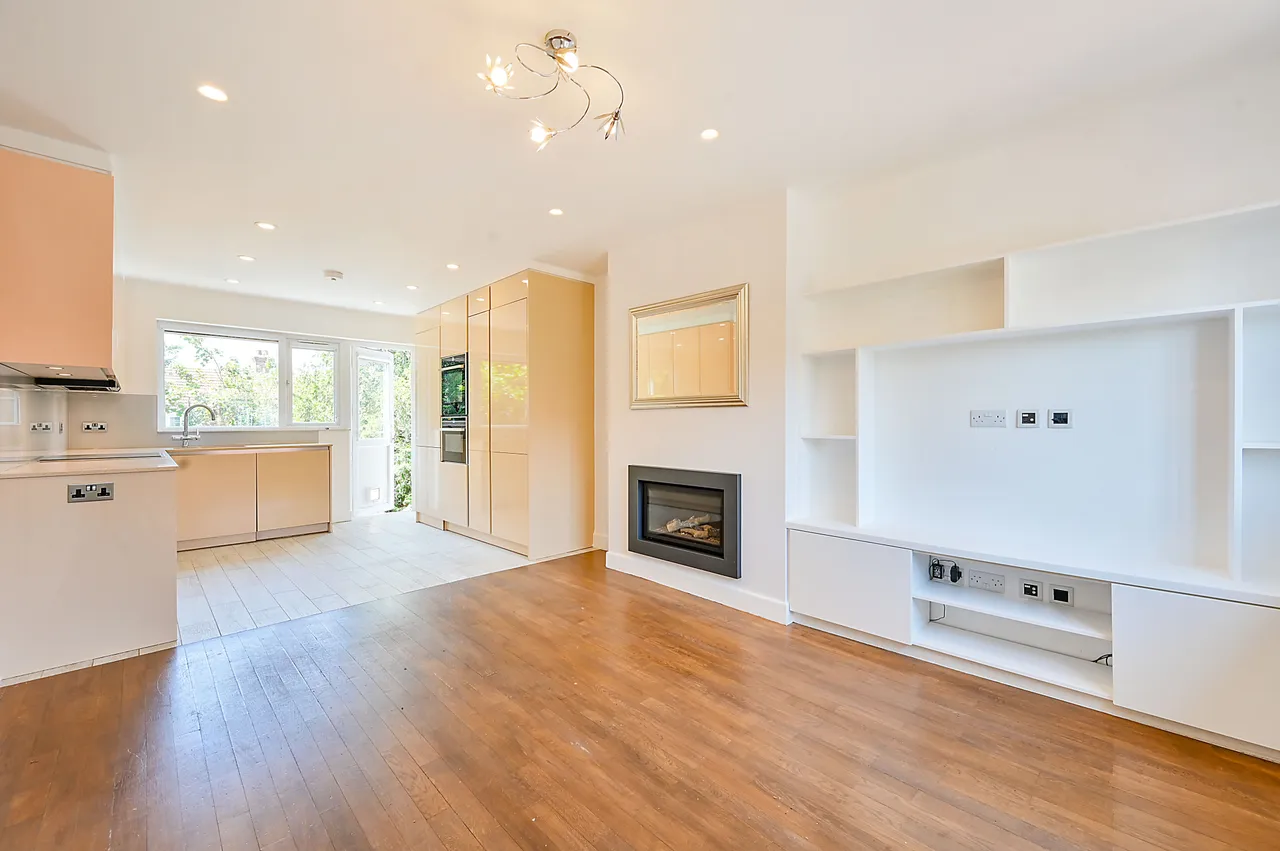 17a Errol Gardens, New Malden, photo 2