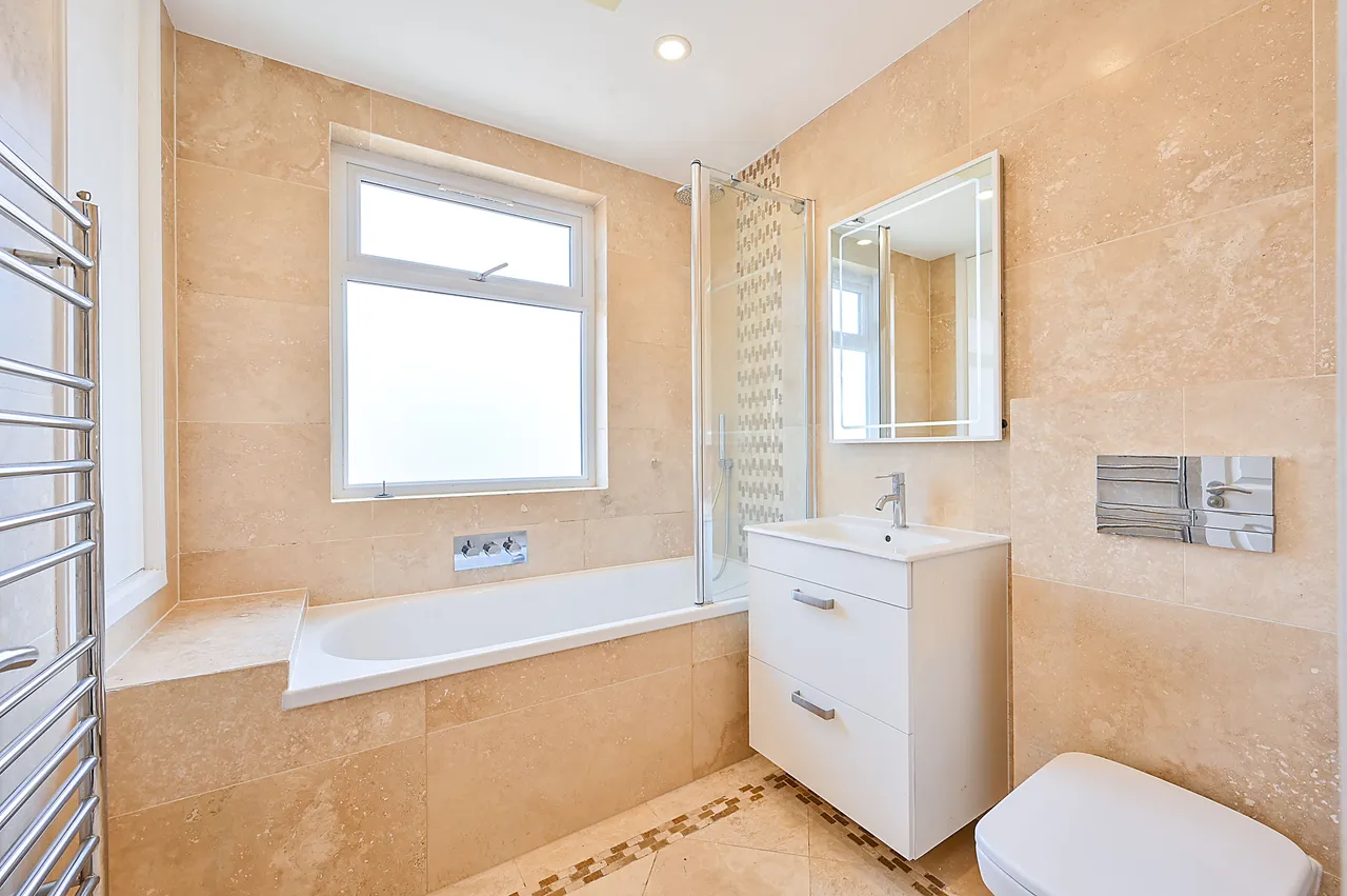 17a Errol Gardens, New Malden, photo 9