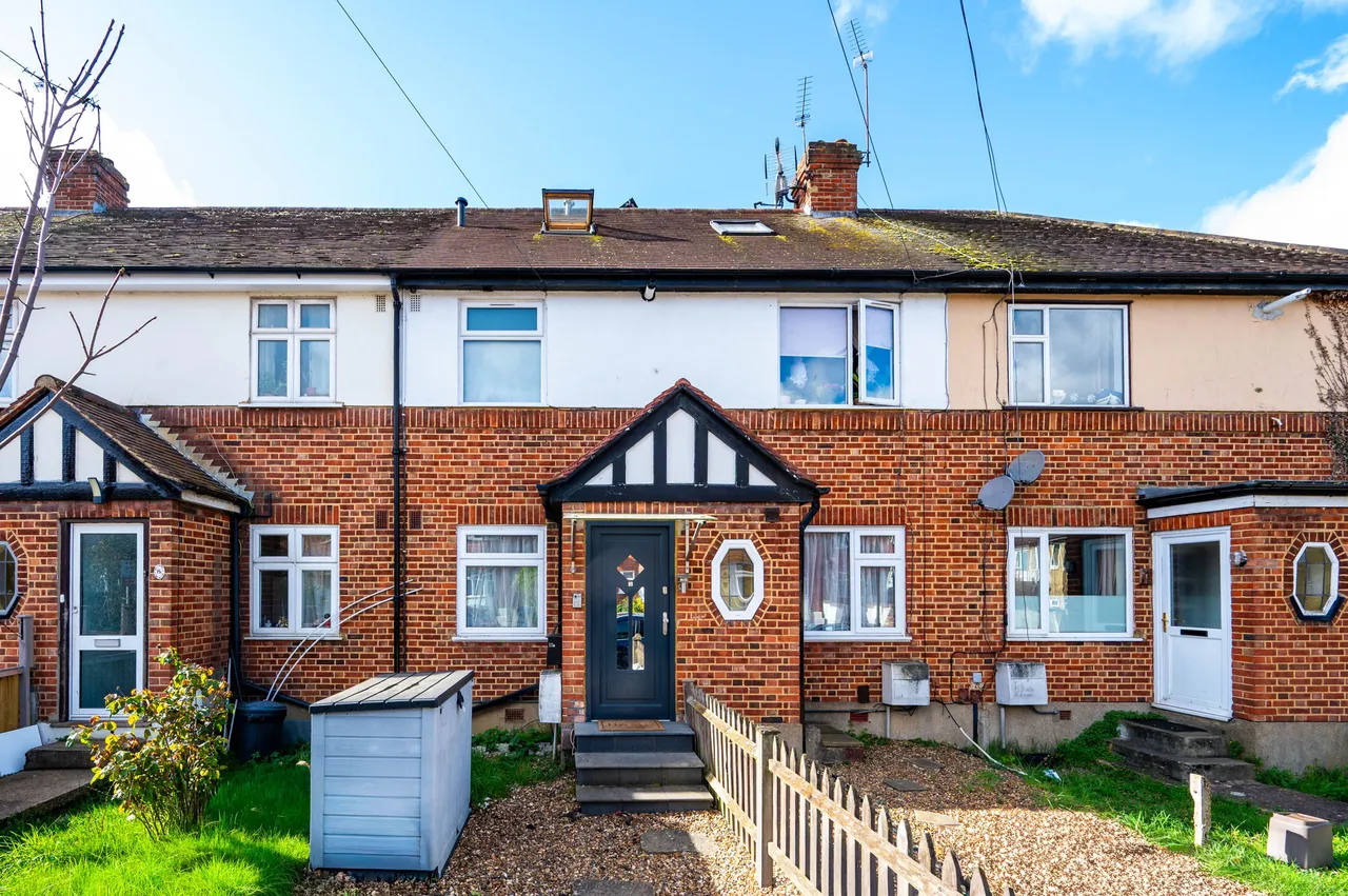 3 bed flat for sale — 17a Errol Gardens, New Malden