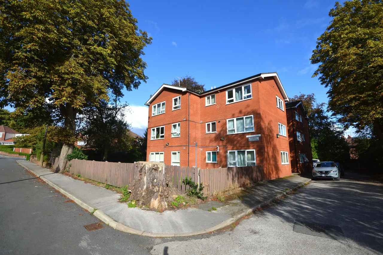 2 bed flat for sale, Chestnut Villas, Stockport