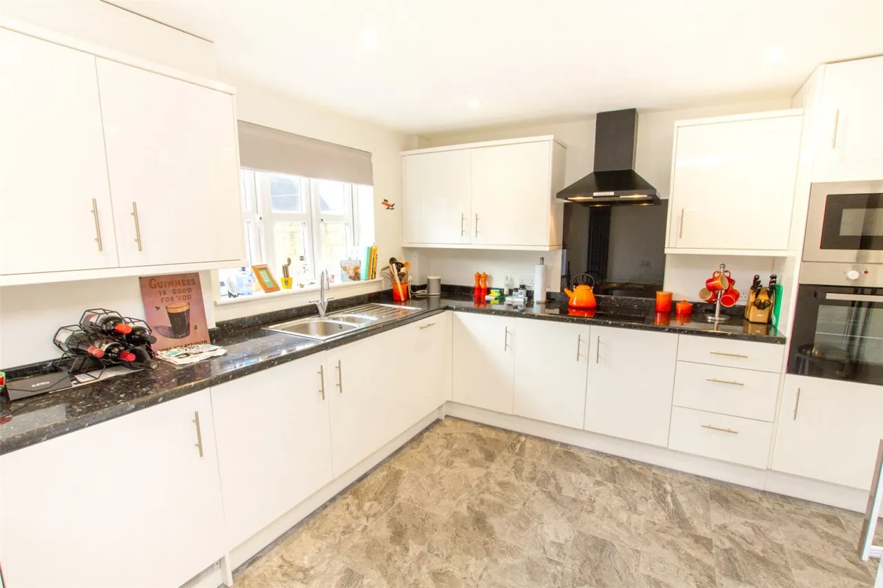 Butchers Court, Witney, OX28, photo 2