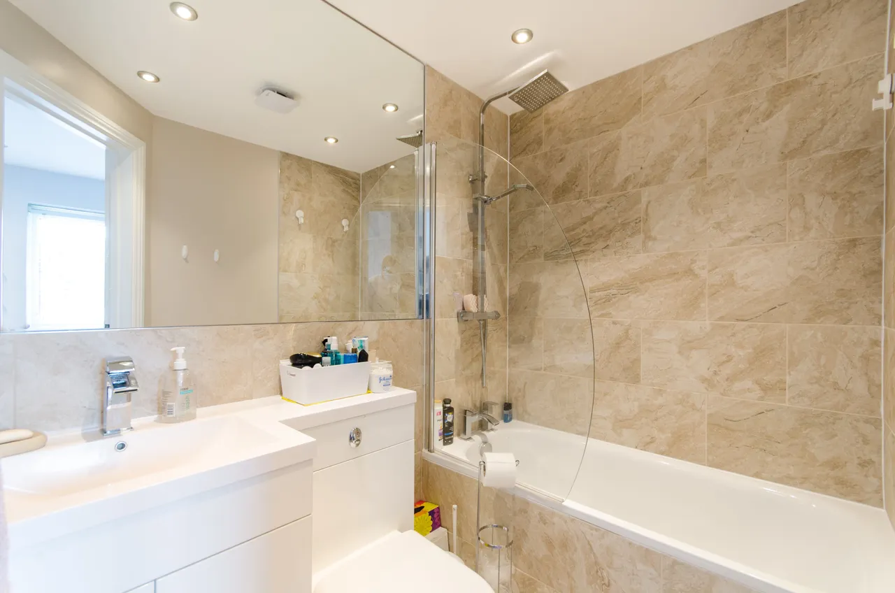 Flat 6, 5 Sentinel Close, Northolt, photo 5