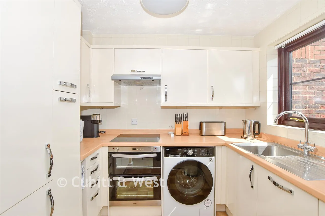 Warblington Street, Portsmouth, PO1, photo 3