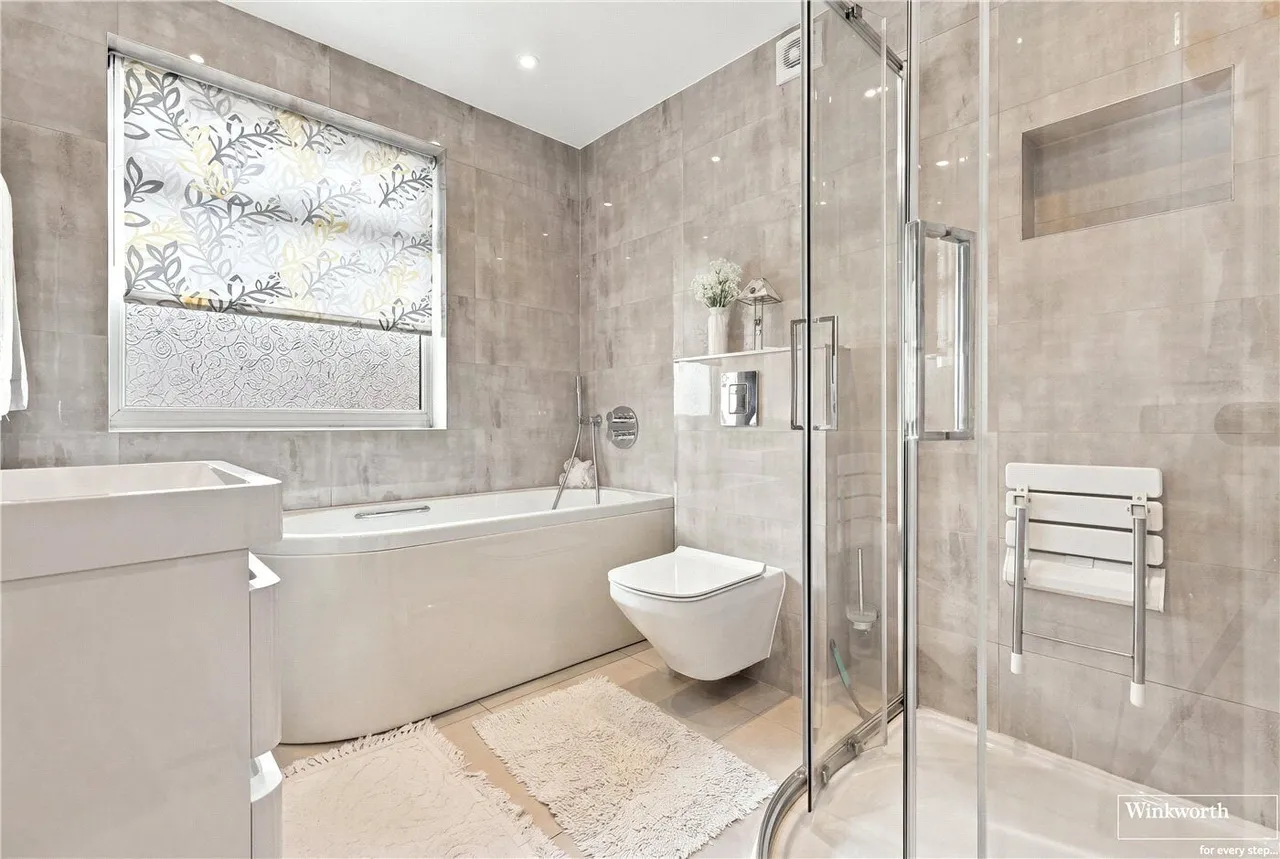Fallow Court Avenue, Finchley, N12, photo 8