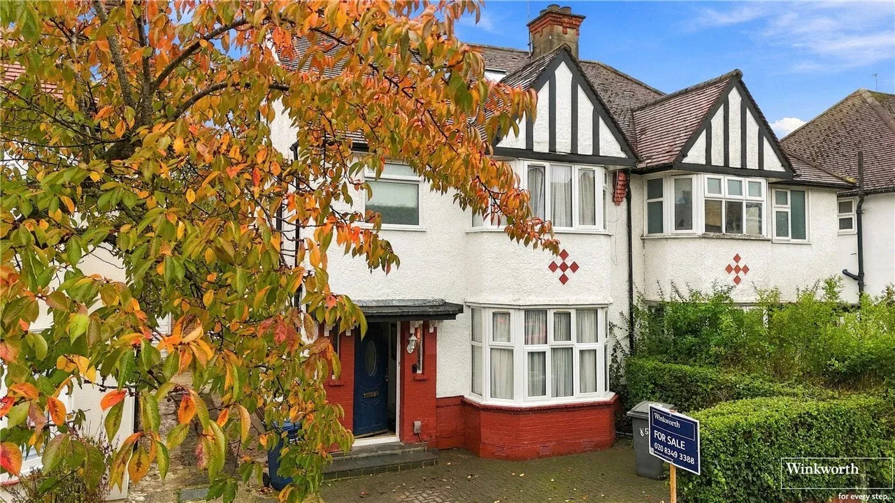 Fallow Court Avenue, Finchley, N12, photo 12