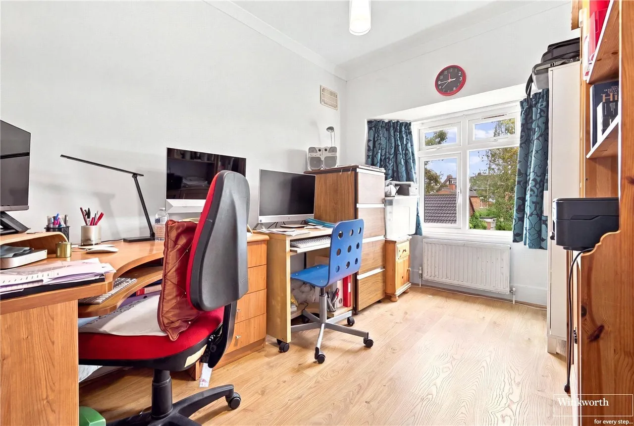 Fallow Court Avenue, Finchley, N12, photo 24