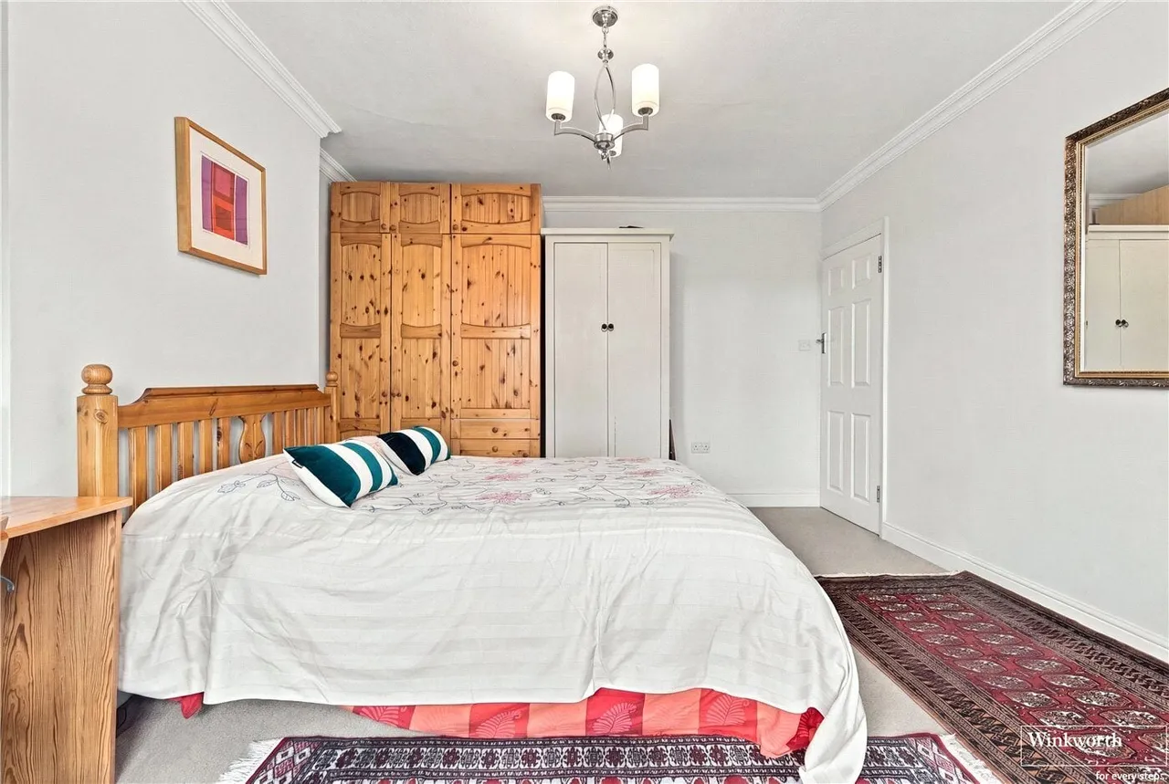 Fallow Court Avenue, Finchley, N12, photo 20