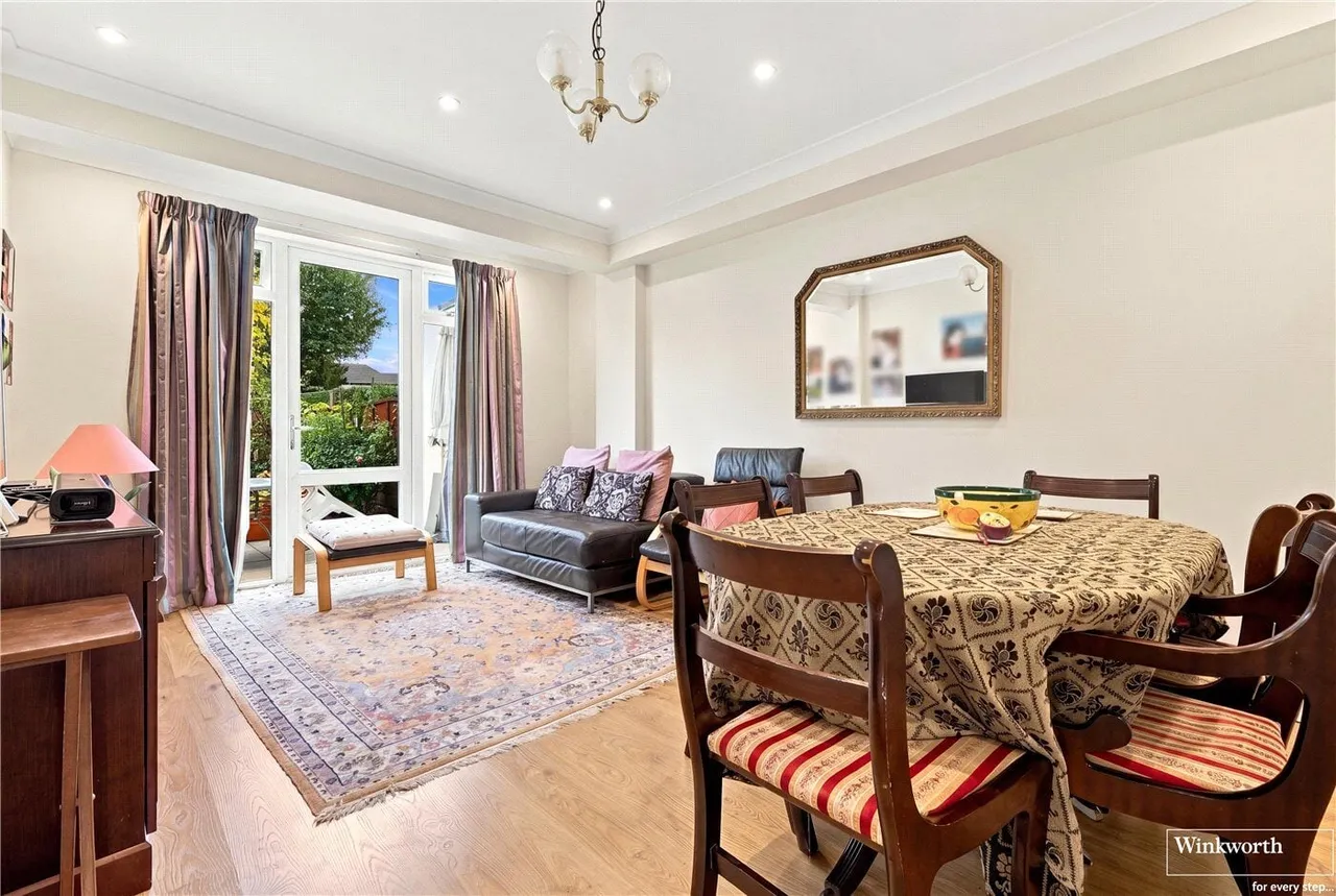 Fallow Court Avenue, Finchley, N12, photo 4