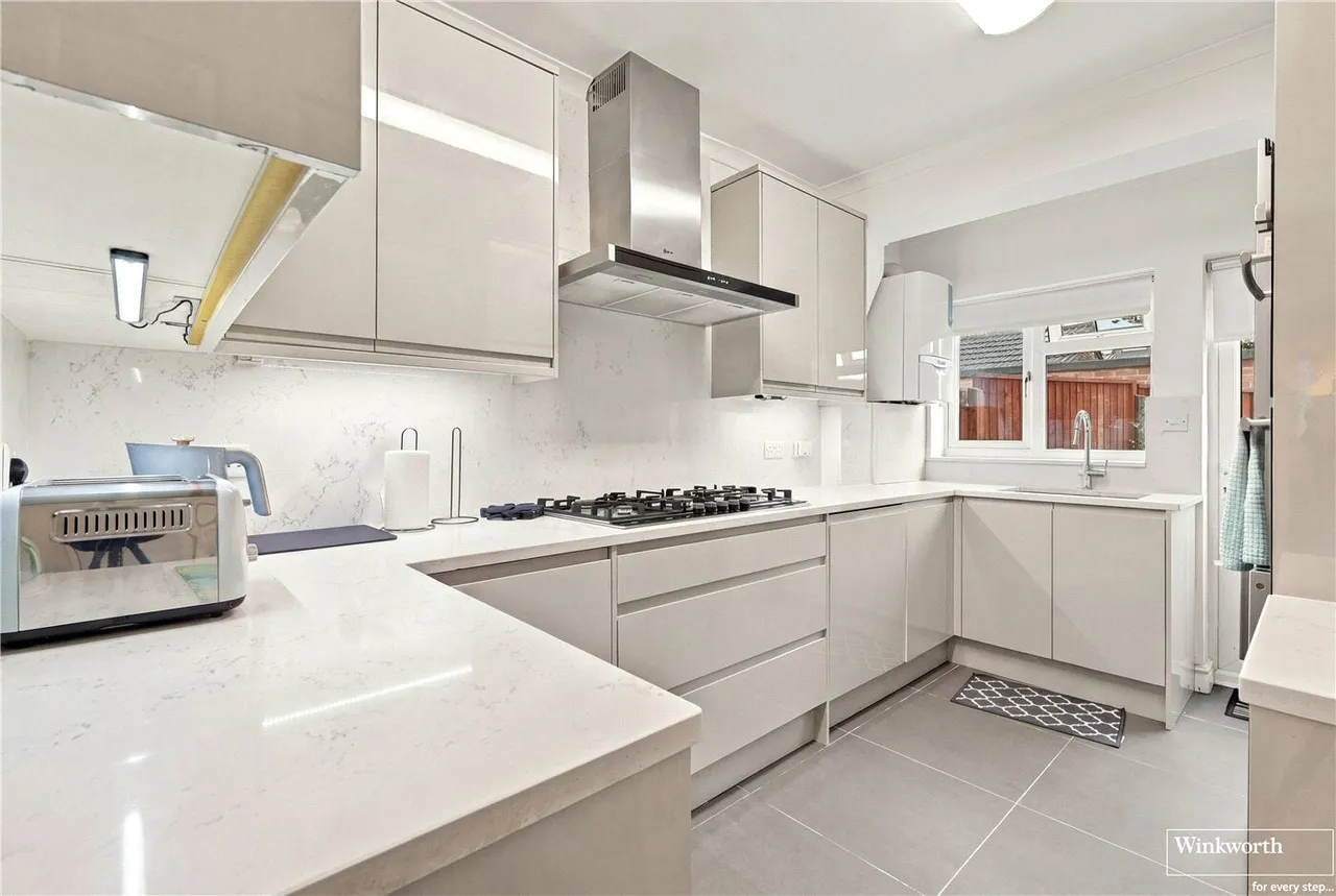 Fallow Court Avenue, Finchley, N12, photo 5