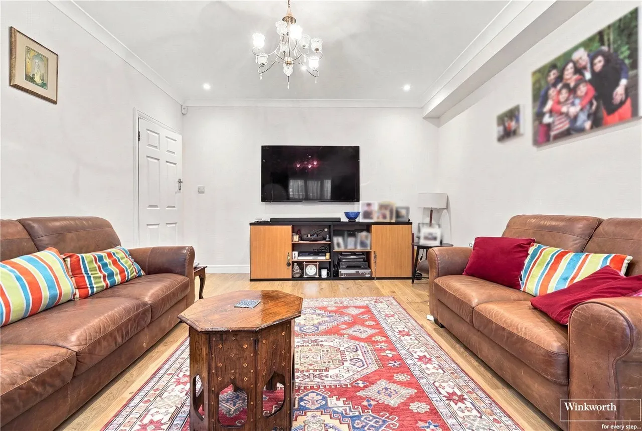 Fallow Court Avenue, Finchley, N12, photo 14