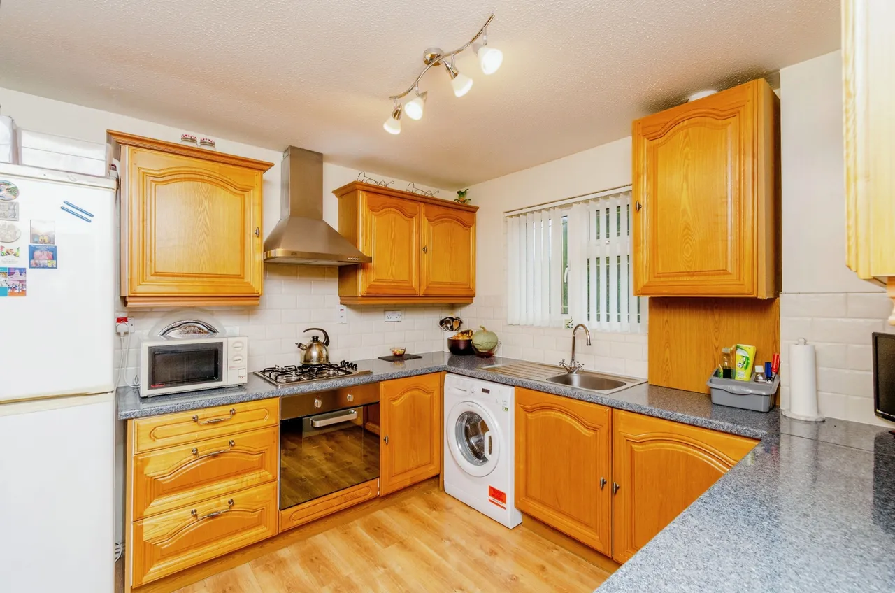 3 bed flat for sale — Hambledon Close, Wolverhampton