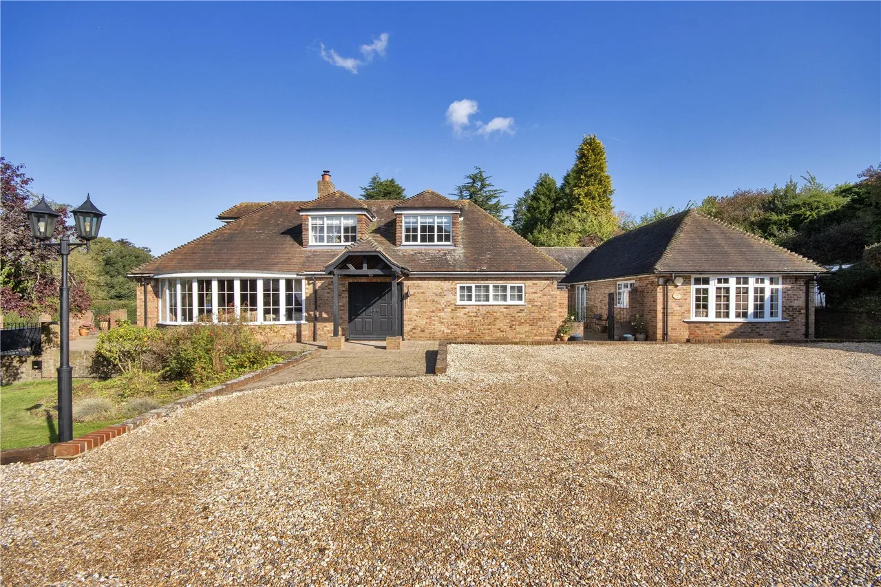 6 bed house for sale — Eynsford Road, Dartford, DA4